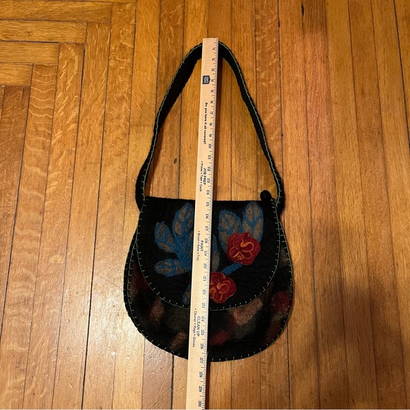 Rising Tide Floral Felted Wool Shoulder Bag Black Multicolor Handmade Nepal Boho - Picture 14 of 16